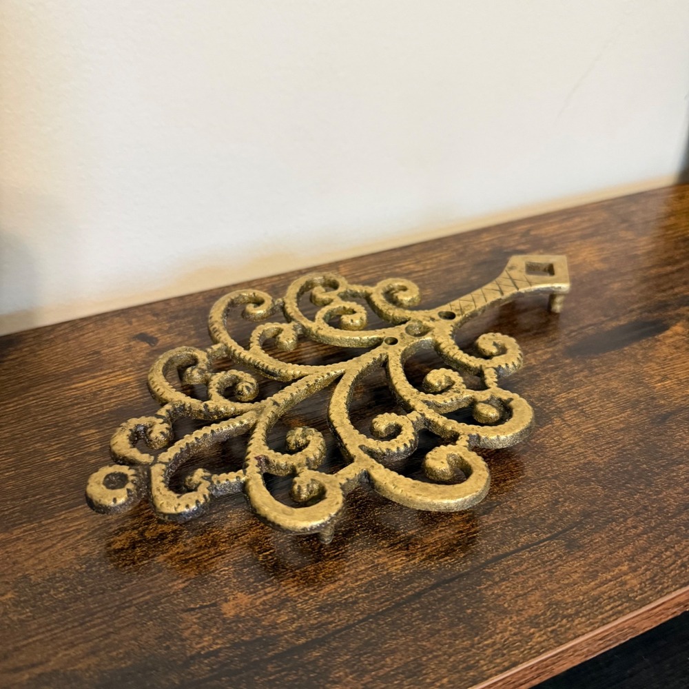 Vintage Solid Brass Trivet Ornate Scrollwork Decorative Wall Hanging Gold Tone - Picture 2 of 4